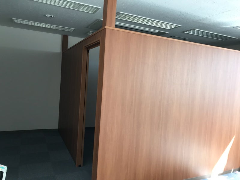 高級感ある事務所に、変身〜〜！